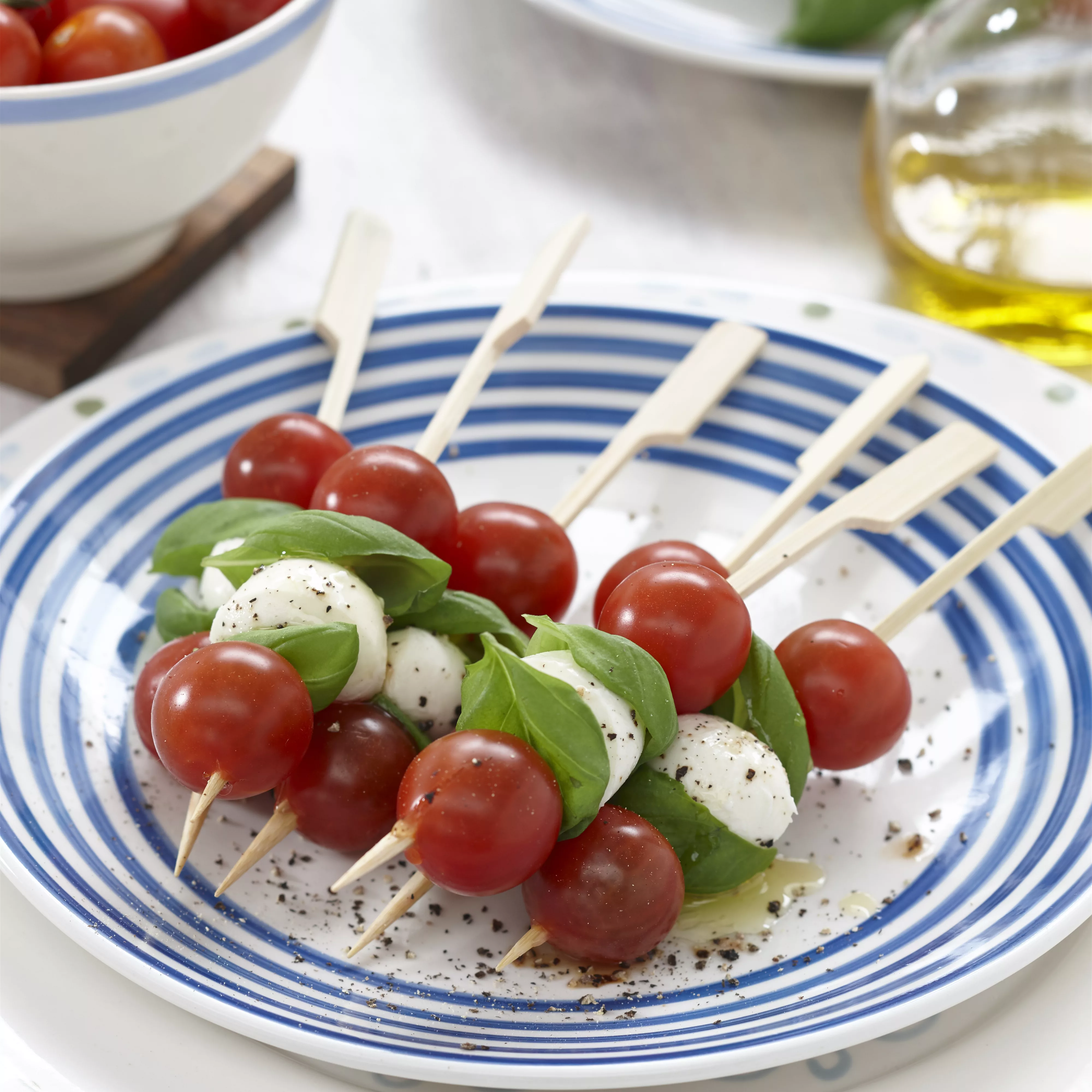 Tomaten-Basilikum Spieße